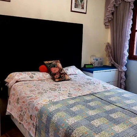 Hospedajes Oviedo בית אירוח
